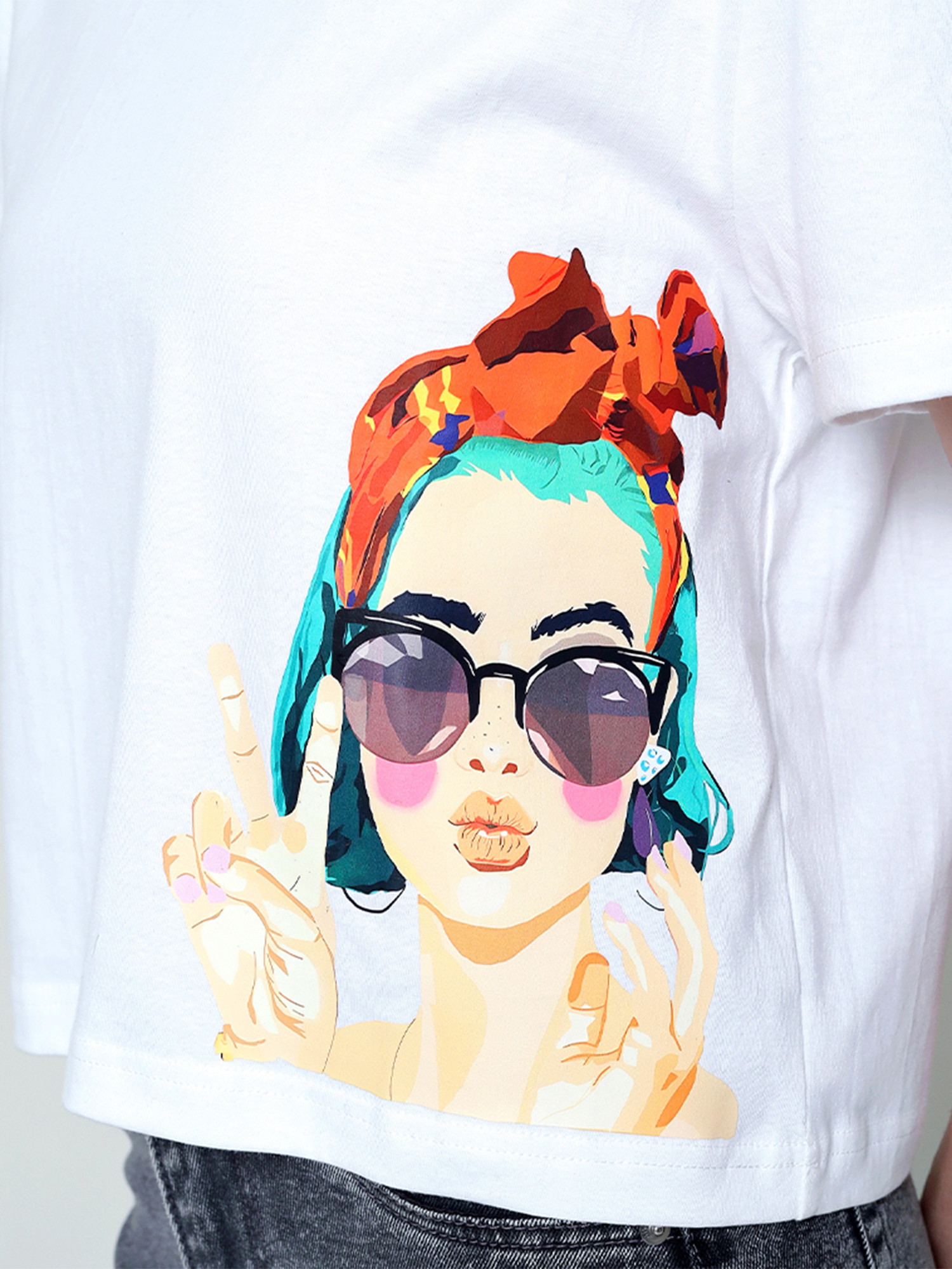 Delvie - White Cropped T-shirt view 2