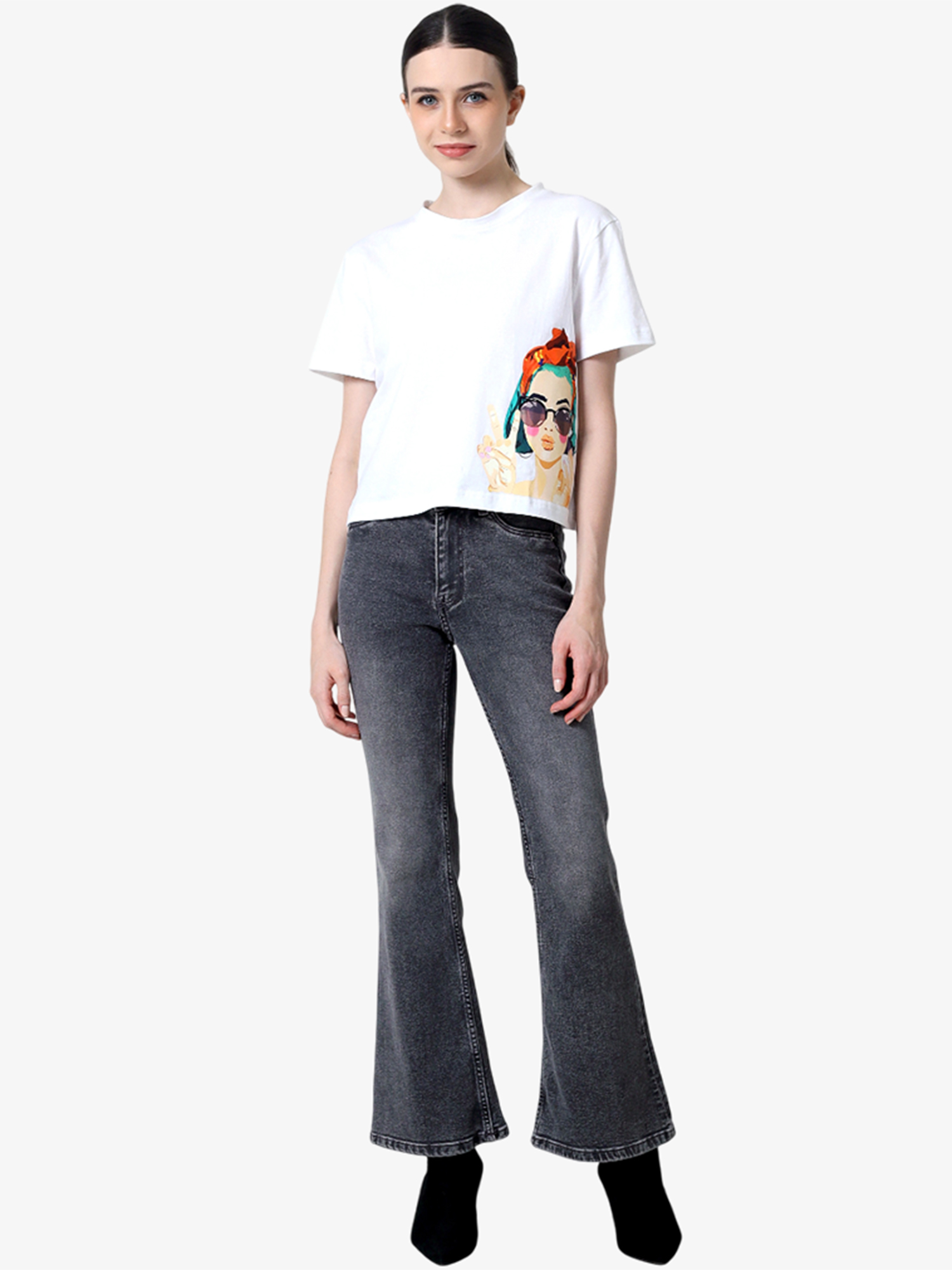 Delvie - White Cropped T-shirt view 3