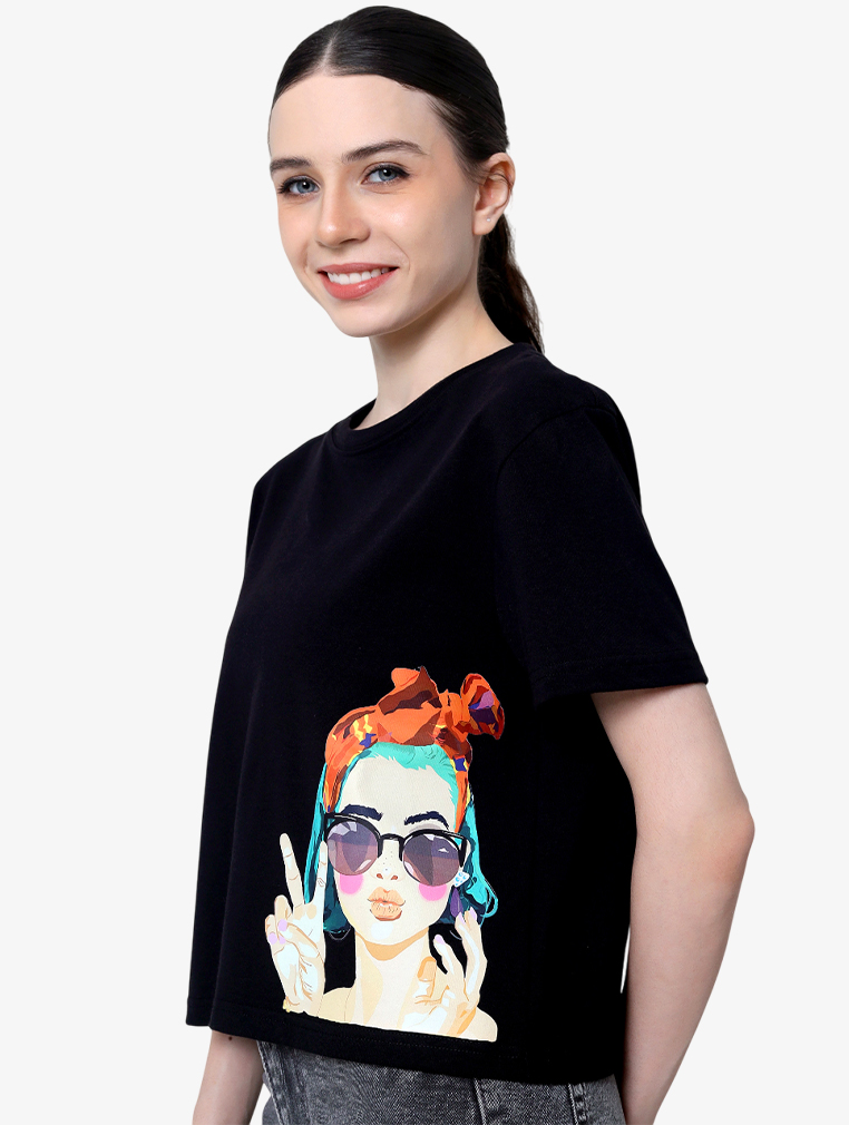 Delvie - Black Cropped T-shirt