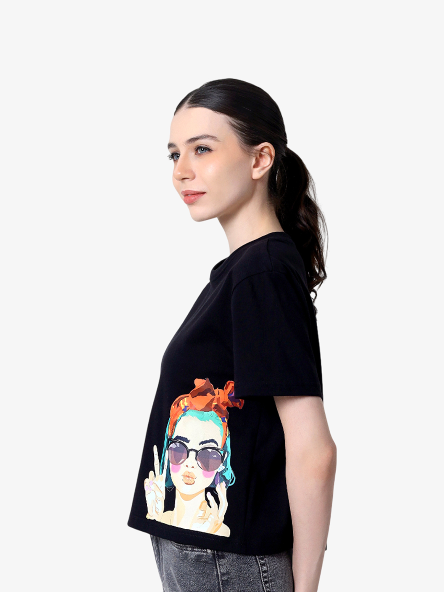 Delvie - Black Cropped T-shirt view 4