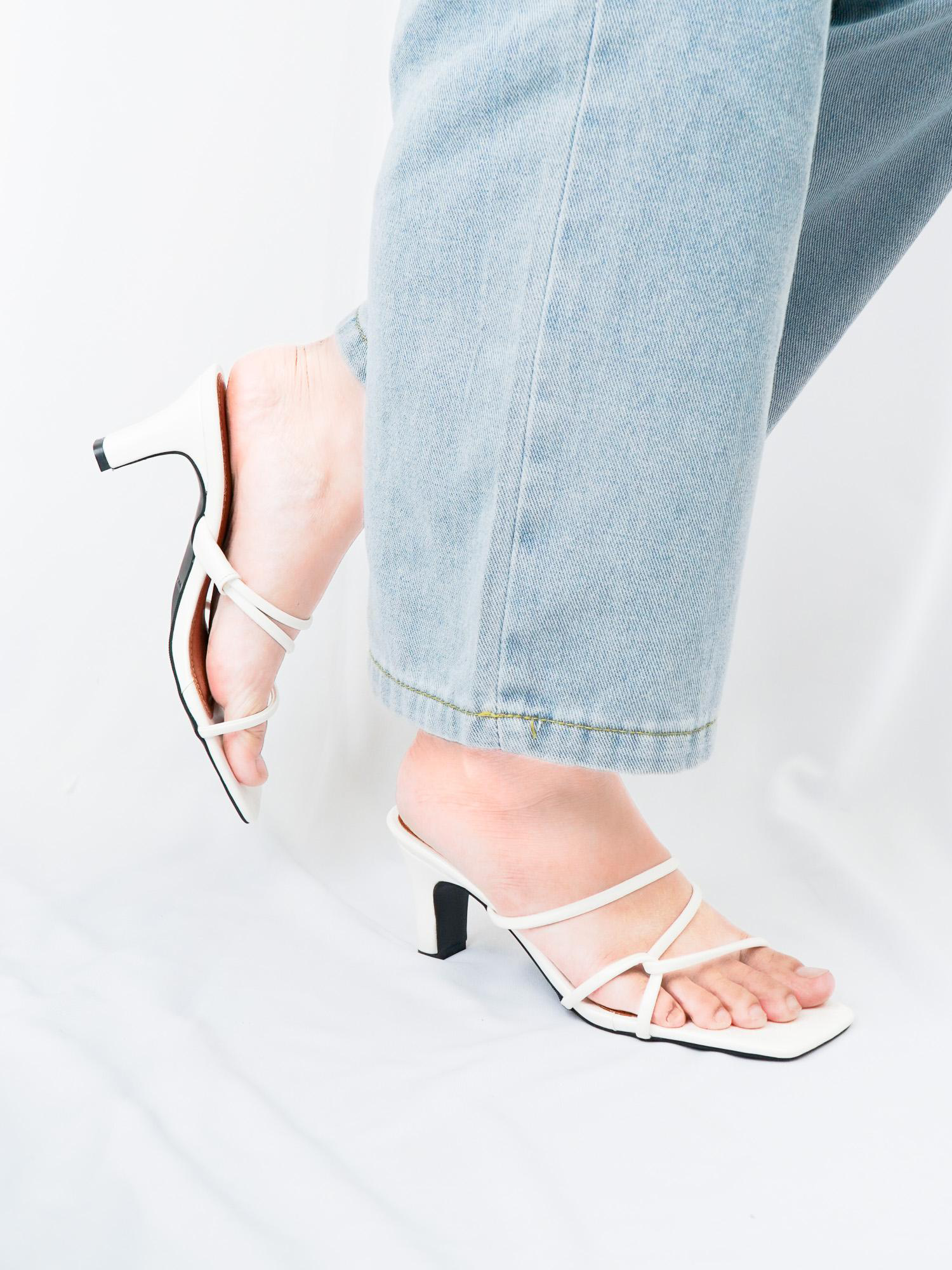 Zora Heels view 5