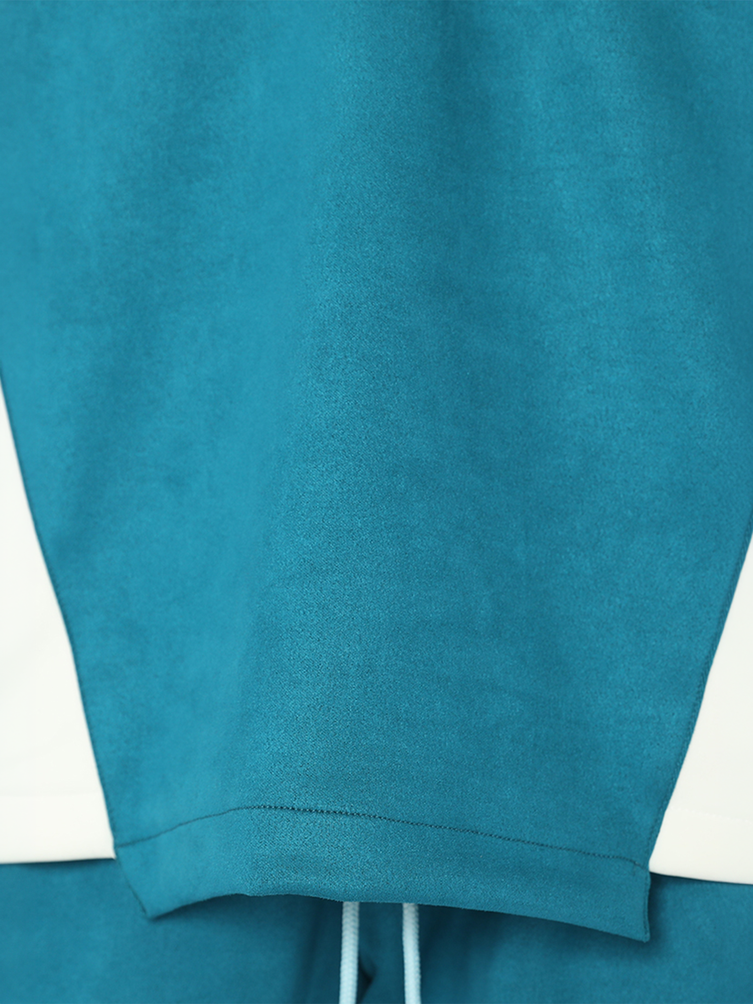Zoe Tosca One Set view 4